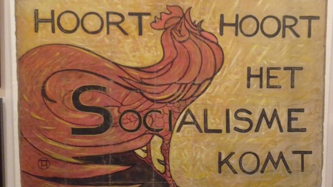 Oud affiche met tekst: Hoort, hoort, het socialisme komt