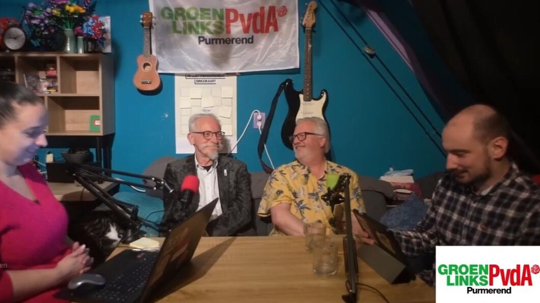 Beeld van de opname van de podcast, met in beeld Dirk Jan van 't Veer en Peter Hengstman.