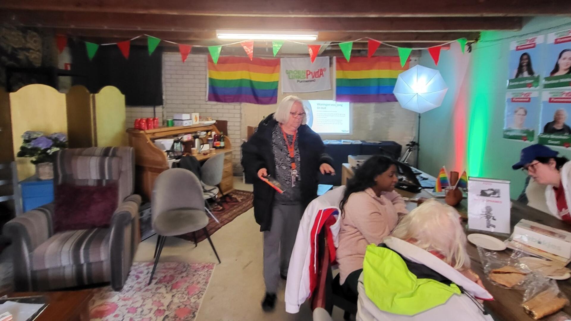 Interieur van de verkiezingswinkel van GroenLinks-PvdA