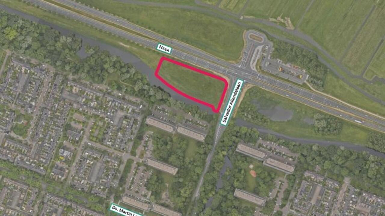 Kaart met de plek van de locatie langs de N244